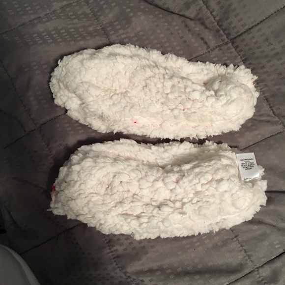 Red and White Sherpa Lined Slippers - Picture 7 of 8